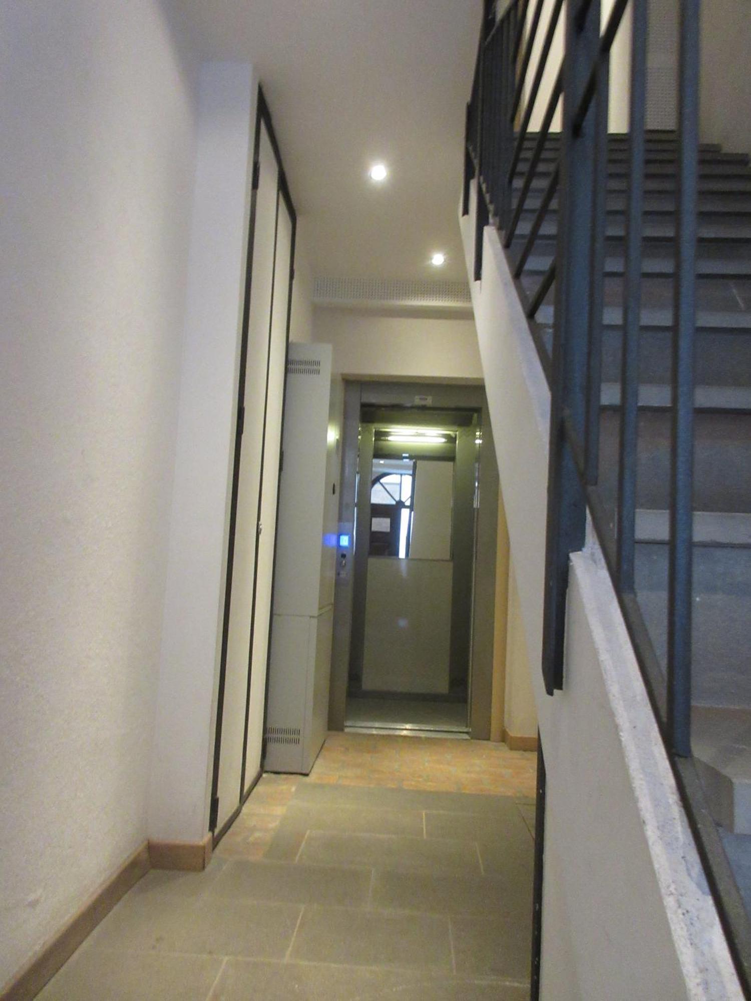 Aparthotel Torretta Eight Trieste Exteriör bild